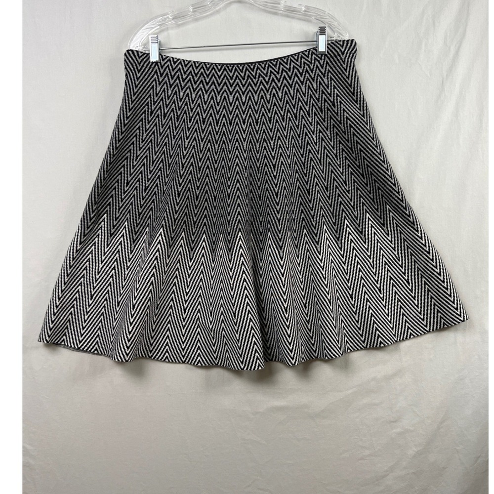 Sioni A-Line Skirt Women XL Black White Chevron Zig Zag Knit Ombre Flare